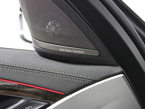 Used 2023 BMW 530e w/ M Sport Package image 11