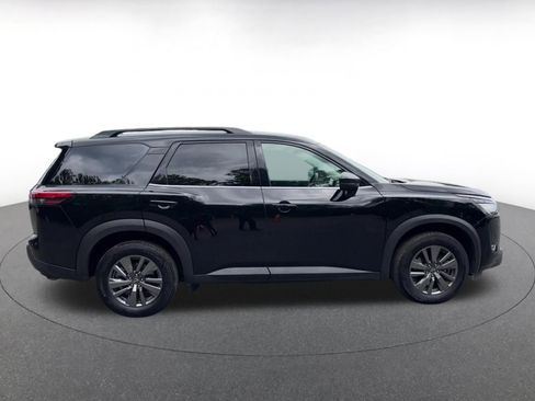 Used 2025 Nissan Pathfinder SV AWD/4WD image 16