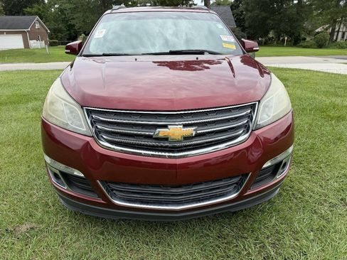 Used 2016 Chevrolet Traverse LT FWD image 2
