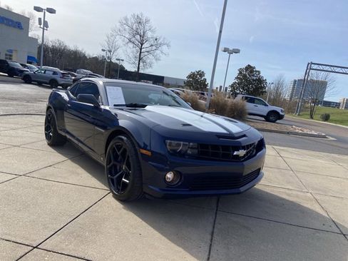 Used 2010 Chevrolet Camaro SS w/ RS Package image 2