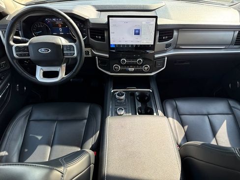 Used 2023 Ford Expedition XLT AWD/4WD image 10