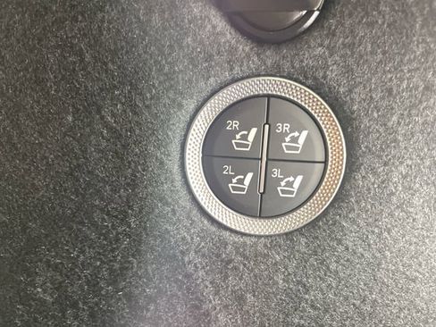 Used 2025 Genesis GV80 3.5T Advanced image 17