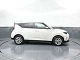 Certified 2023 Kia Soul S image 5