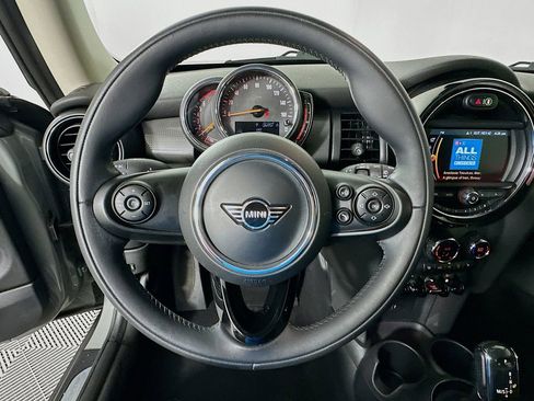 Used 2021 MINI Cooper 2-Door Hardtop w/ Storage Package image 11