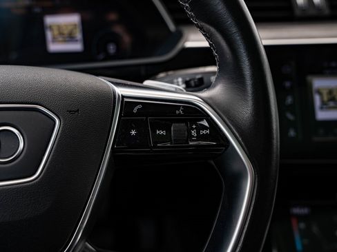 Used 2022 Audi e-tron Premium w/ Convenience Plus Package image 29