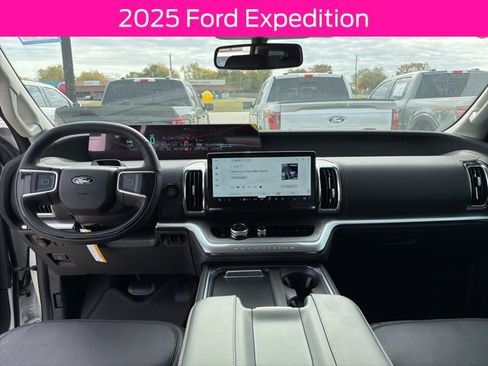 New 2025 Ford Expedition Platinum w/ Driver's Package AWD/4WD image 19