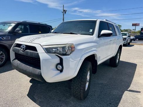 Used 2015 Toyota 4Runner SR5 image 9