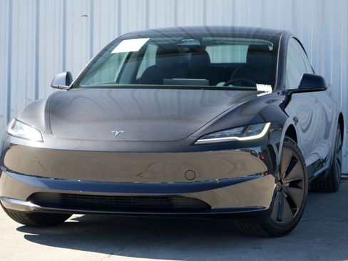 Used 2024 Tesla Model 3 Long Range image 3