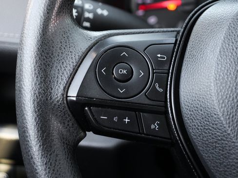 Used 2021 Toyota RAV4 LE image 21