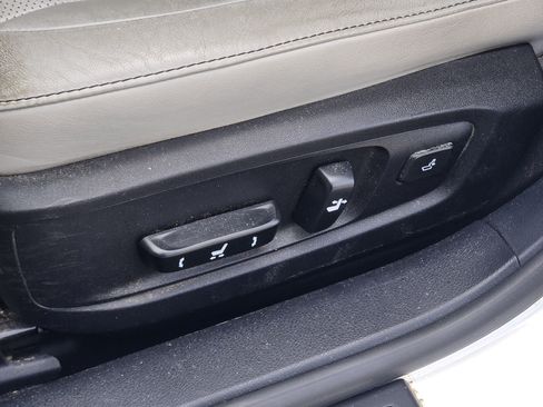 Used 2013 Lexus ES 350 w/ Luxury Pkg FWD image 34