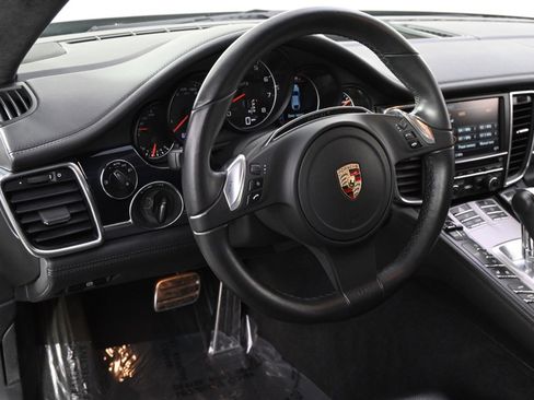 Used 2013 Porsche Panamera GTS image 11