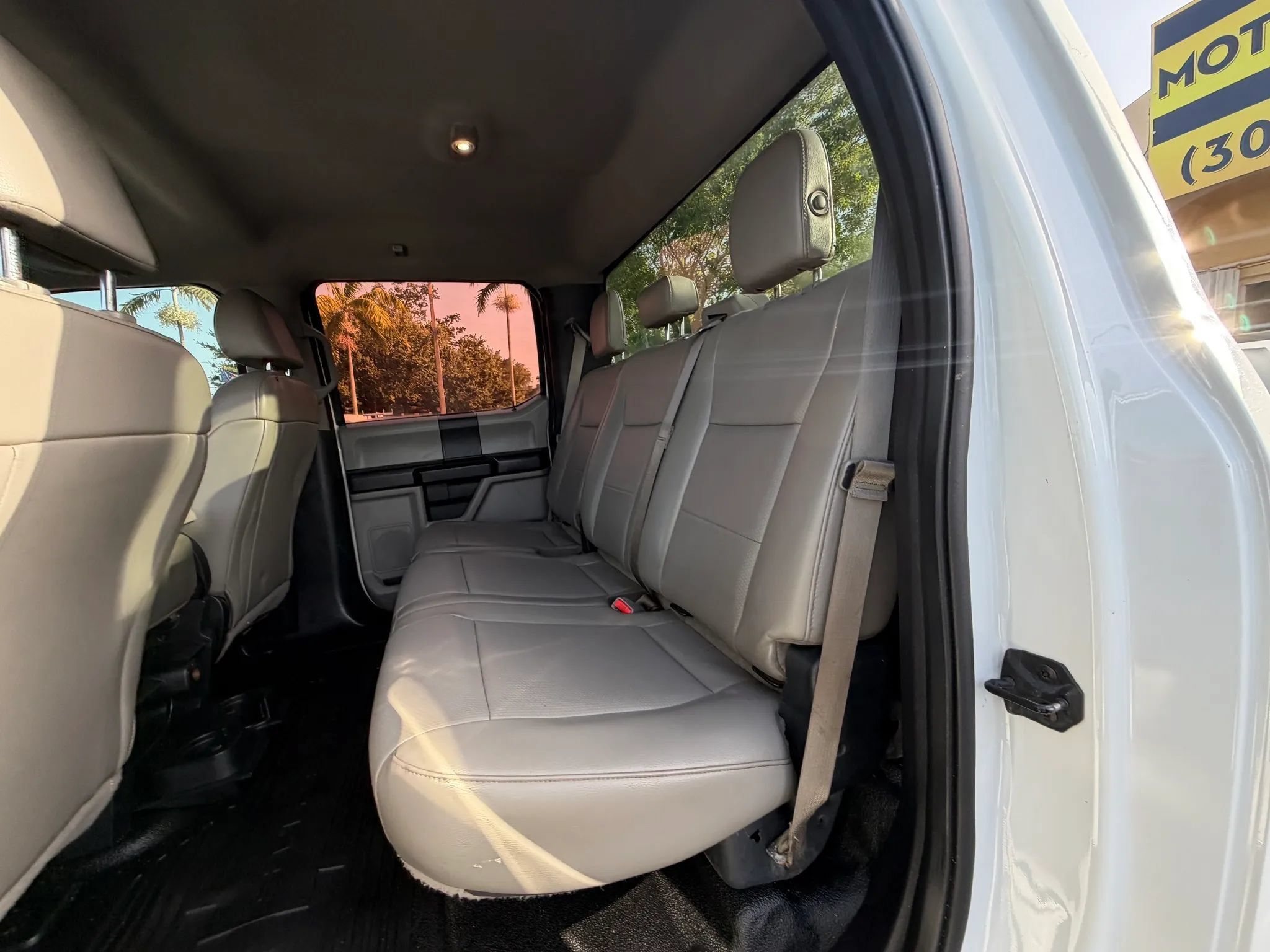 Used 2017 Ford F350 4x4 Crew Cab XL DRW w/ Power Equipment Group image 16