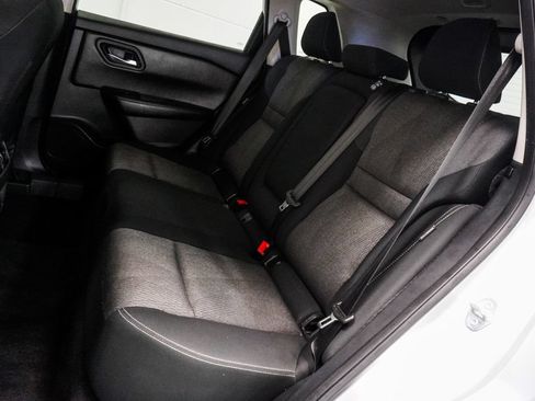 Used 2025 Nissan Rogue SV AWD/4WD image 8