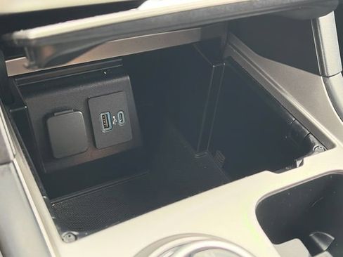 Used 2020 Ford Explorer XLT w/ Comfort Package AWD/4WD image 25
