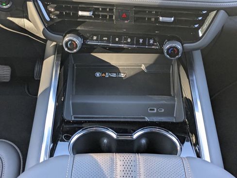 New 2025 Chevrolet Suburban High Country image 19