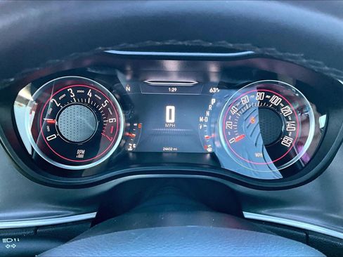 Used 2022 Dodge Challenger SXT image 13