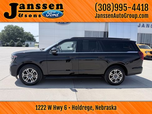 Used 2025 Ford Expedition Max Active AWD/4WD image 1