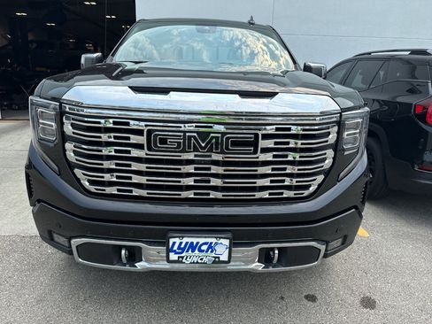 Used 2023 GMC Sierra 1500 Denali w/ Technology Package AWD/4WD image 3