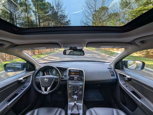 Used 2015 Volvo XC60 T5 Premier image 21