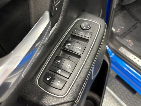 Used 2022 RAM 1500 Laramie AWD/4WD image 42