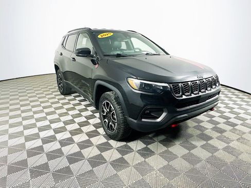 Certified 2025 Jeep Compass Trailhawk w/ Trailhawk Elite Group image 2