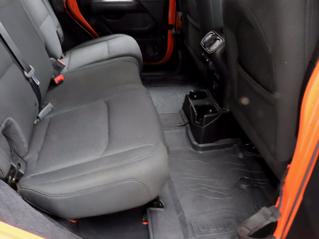 Used 2019 Jeep Wrangler Unlimited Sahara w/ LED Lighting Group AWD/4WD image 26