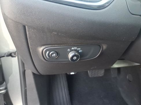 Used 2023 Chevrolet Equinox LT w/ LPO, Floor Liner Package image 12