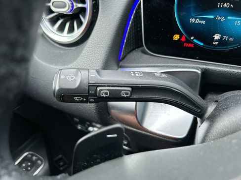 Used 2020 Mercedes-Benz GLB 250 w/ Premium Package image 20