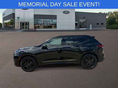 Used 2019 Chevrolet Blazer RS w/ Sun and Wheels Package AWD/4WD image 7