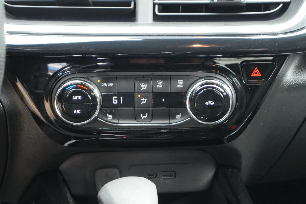 Used 2024 Chevrolet Trax RS FWD image 15