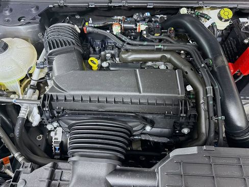 Used 2025 Ford Maverick XL w/ Equipment Group 102A AWD/4WD image 30