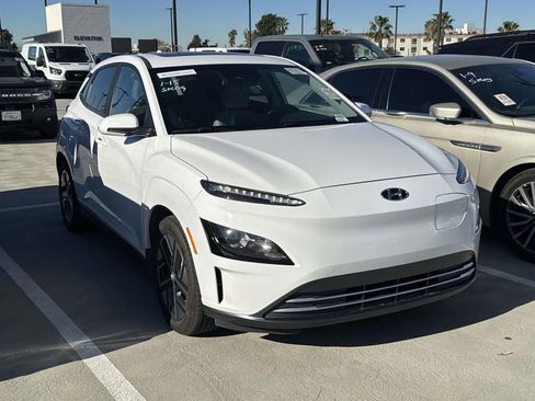 Used 2023 Hyundai Kona SEL image 12