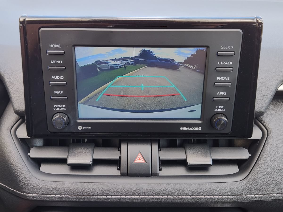 Used 2022 Toyota RAV4 LE FWD image 38