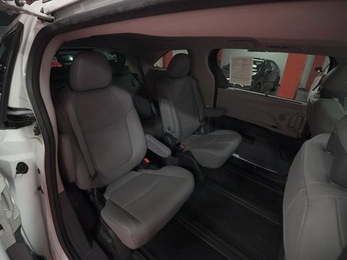 Used 2023 Toyota Sienna XLE w/ XLE Plus Package image 13