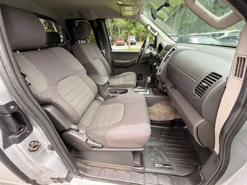 Used 2013 Nissan Frontier SV RWD image 18