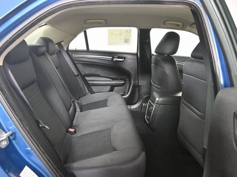 Used 2022 Chrysler 300 Touring w/ Sport Appearance Package image 15