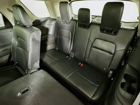 Used 2025 Nissan Pathfinder SL w/ Cargo Package AWD/4WD image 29