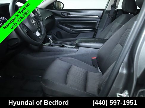 Used 2024 Nissan Altima 2.5 S FWD image 19