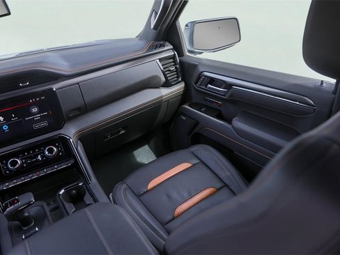 Used 2025 GMC Sierra 1500 AT4 image 29