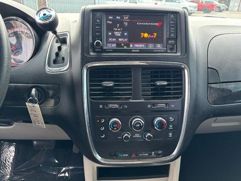 Used 2015 Dodge Grand Caravan SXT FWD image 16