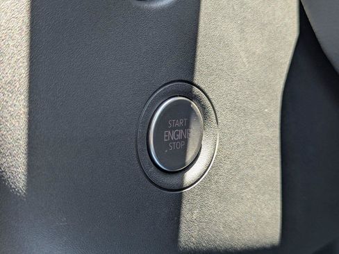 Used 2023 Volkswagen ID.4 Pro AWD/4WD image 15