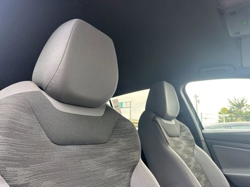 Used 2022 Volkswagen ID.4 Pro image 16