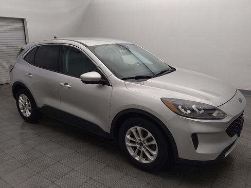 Used 2020 Ford Escape SE FWD image 11