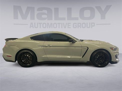 Used 2017 Ford Mustang Shelby GT350 image 2