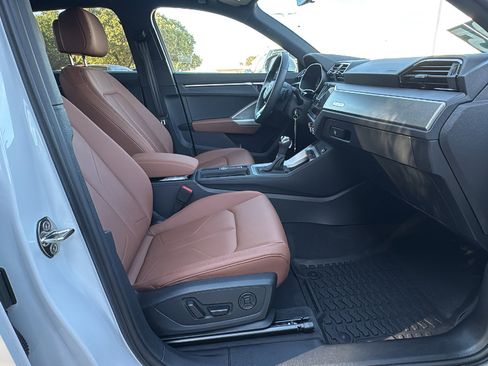 Certified 2025 Audi Q3 2.0T Premium image 28