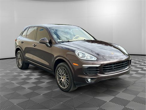 Used 2017 Porsche Cayenne Platinum Edition AWD/4WD image 7