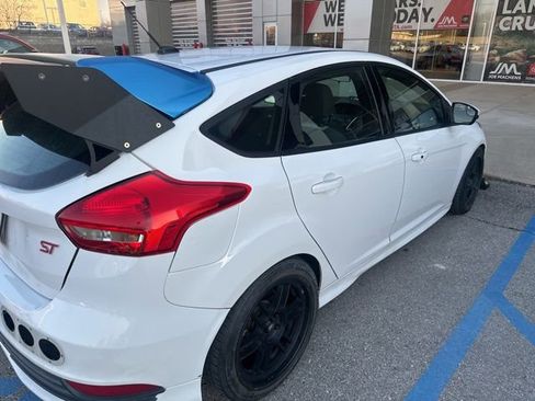 Used 2018 Ford Focus ST image 4