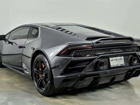 Used 2020 Lamborghini Huracan EVO RWD image 7