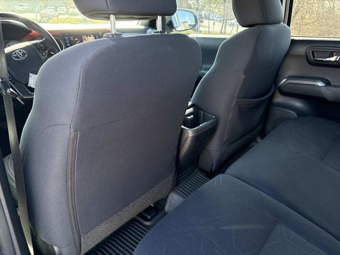 Used 2019 Toyota Tacoma TRD Sport w/ Technology Package image 29