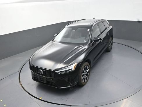 Used 2025 Volvo XC60 B5 Plus AWD/4WD image 24